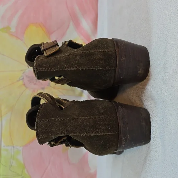 Womens Olive Green Brown Circle G Ankle Strap Laser Cut Western Booties Size 8 M