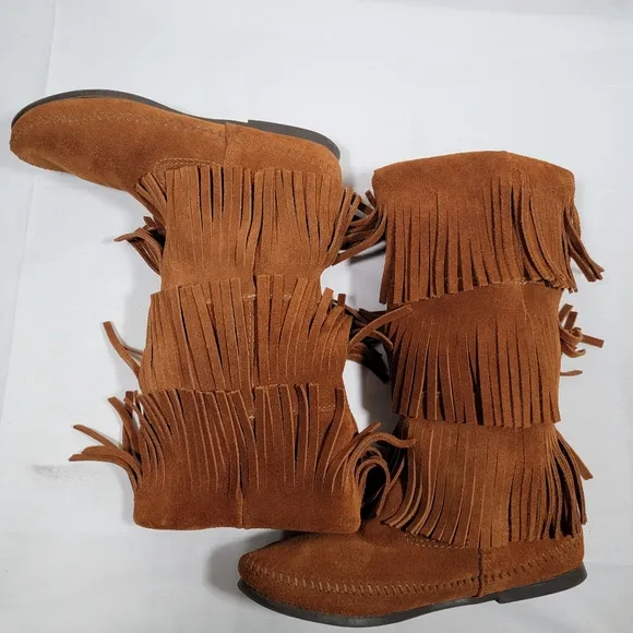 Womens Size 8 MinneTonka Fringed Suede Leather 3 Row Fringe Brown Moccasins Boot