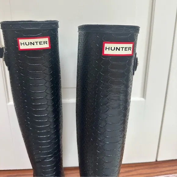 Women’s tall Hunter boots- RARE like new