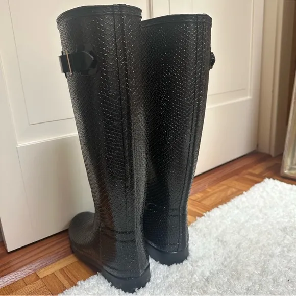 Women’s tall Hunter boots- RARE like new