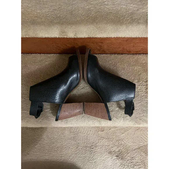Women's UGG Open Toe Heels Black Size 7 In Excellent Condition