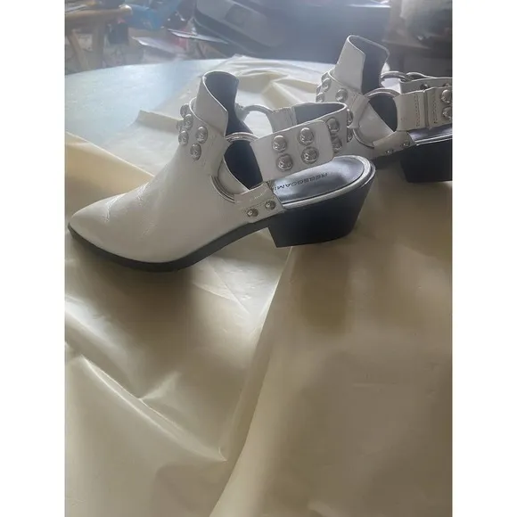 Womens White Rebecca Minkoff Korlyn Studded Glossed Leather‎ Mules- Size 7.5