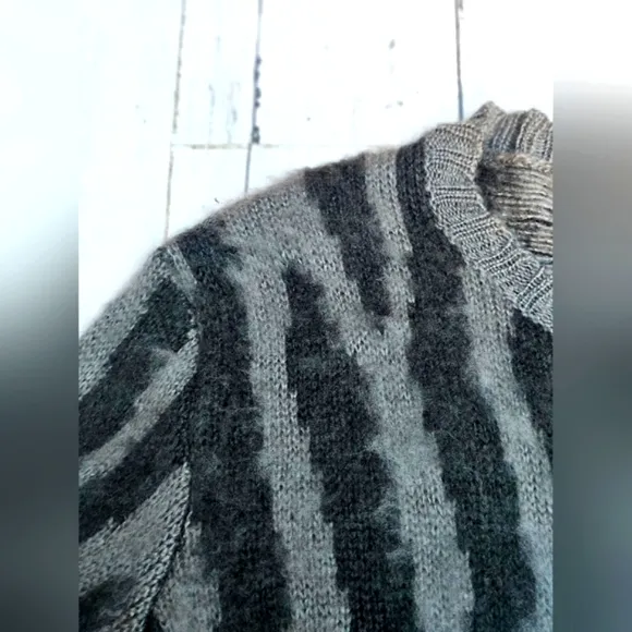 Wooden Ships Tiger/Zebra Gray Fuzzy Wool Loose Fit Pullover Sweater Crew Neck