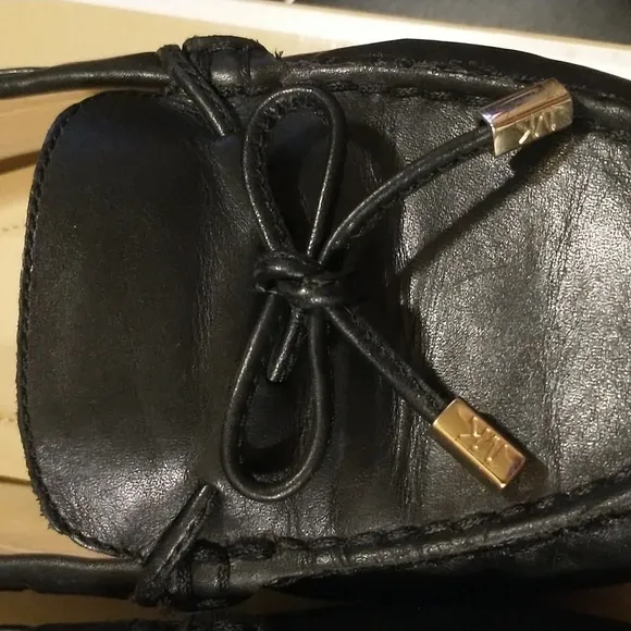 Worn1X! MMK Sutton Leather Moccasins Namesake Monogram Loafers Ballet Flats 8½