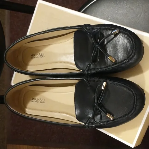 Worn1X! MMK Sutton Leather Moccasins Namesake Monogram Loafers Ballet Flats 8½