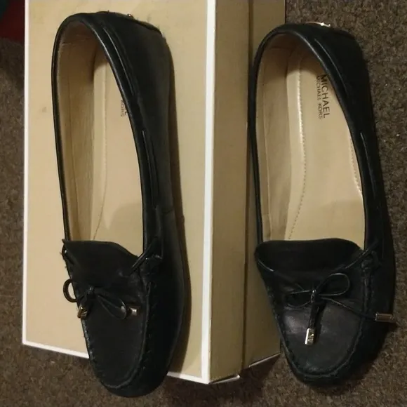 Worn1X! MMK Sutton Leather Moccasins Namesake Monogram Loafers Ballet Flats 8½