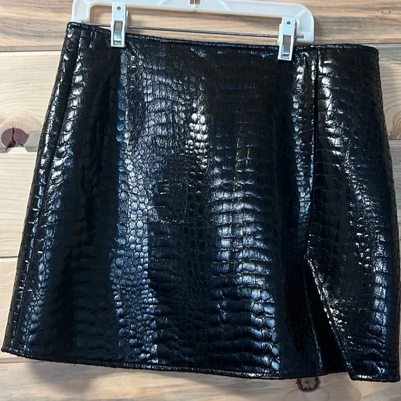 Wren Mini Skirt In Croco Black