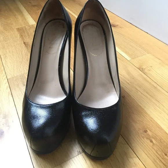 YSL Tribtoo 80 Pump Black Caviar Leather EUC
