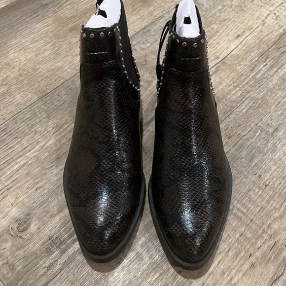 ZARA Almond Toe Boots