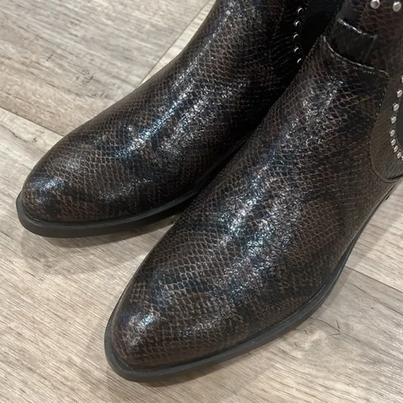 ZARA Almond Toe Boots