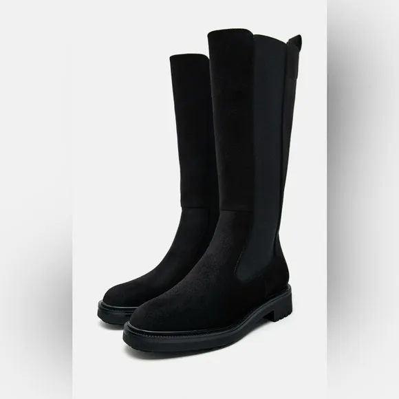 Zara Black Chelsea Boots Side elastic goring Back pull‎ tab Rounded toe Lug sole