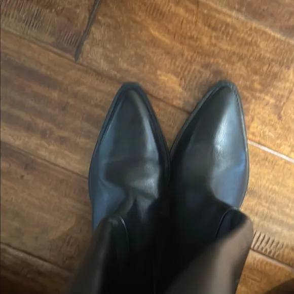 Zara Black Heeled Boots Sleek Minimalist Design