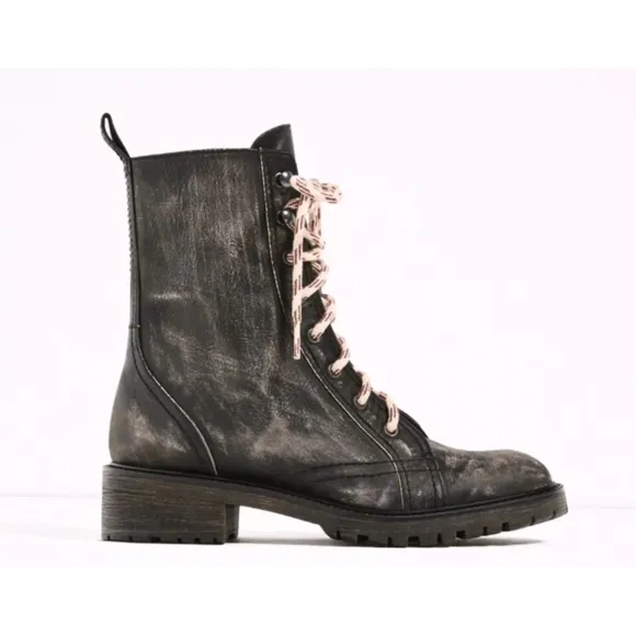 Zara Distressed look Flat Leather Lace Up Ankle Boots Women's Size 6