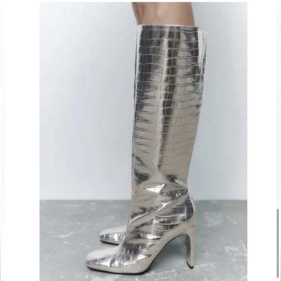 ZARA LAMINATED HEELED BOOTS