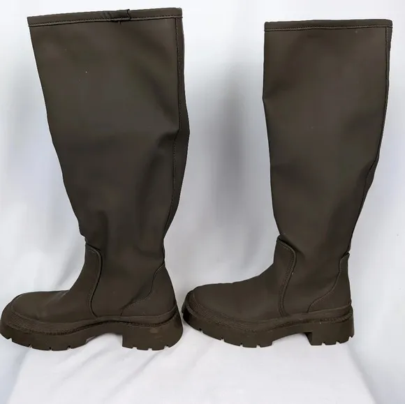 Zara low heeled rubberized boots