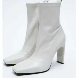 Zara off white heeled square toe ankle Boots