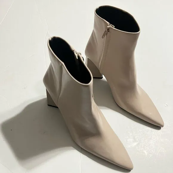 Zara TRIANGULAR HEELED ANKLE BOOTS