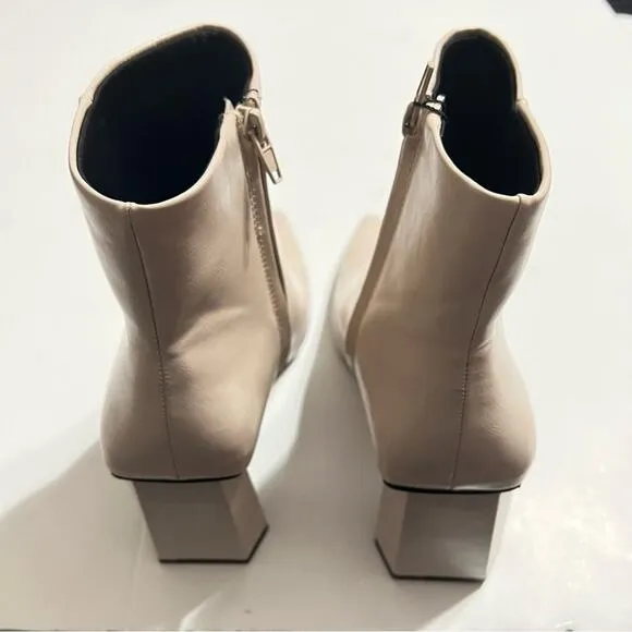 Zara TRIANGULAR HEELED ANKLE BOOTS