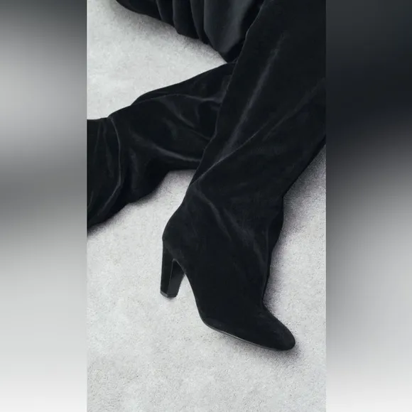ZARA VELVET LOOK HEELED BOOTS