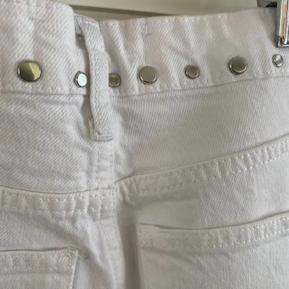 Zara White cotton studded jeans. High Rise and cropped leg. Wmns Size 4
