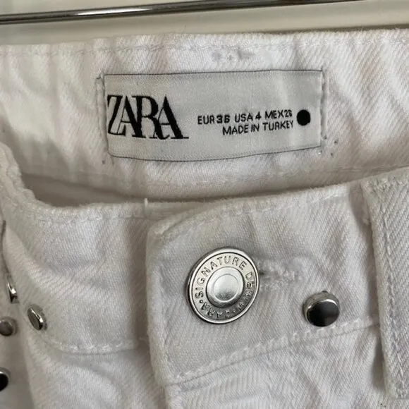 Zara White cotton studded jeans. High Rise and cropped leg. Wmns Size 4