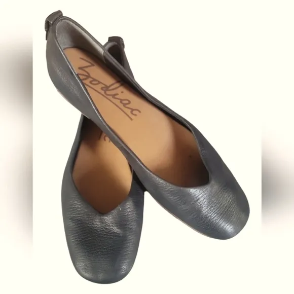 Zodiac Women's Leather Cushioned Footbed Slip-on Ballet Flats Sz 9