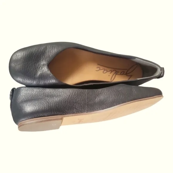 Zodiac Women's Leather Cushioned Footbed Slip-on Ballet Flats Sz 9